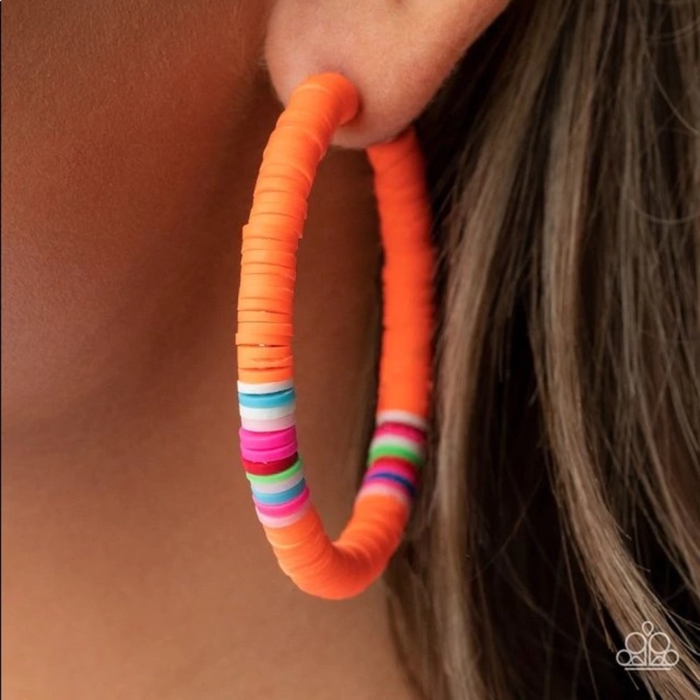 COLORFULLY CONTAGIOUS - ORANGE RED BLUE RUBBER DISC HOOP EARRINGS